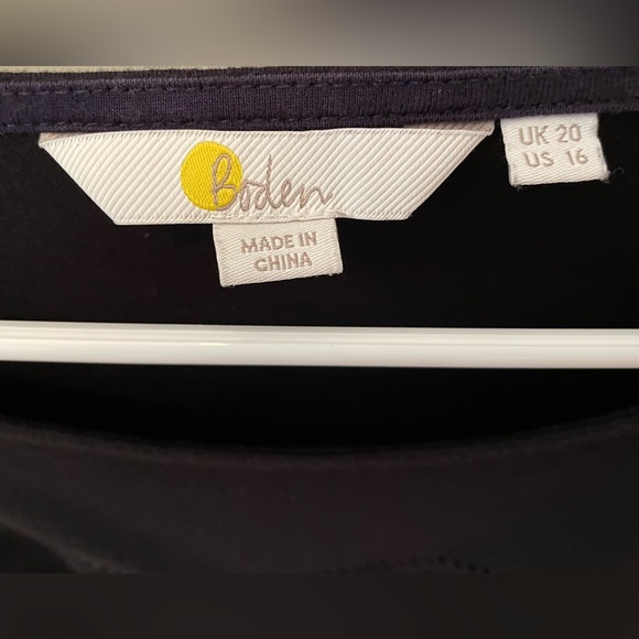 Boden black tee with long bell sleeves and small cut out detail size 16 - Picture 2 of 10